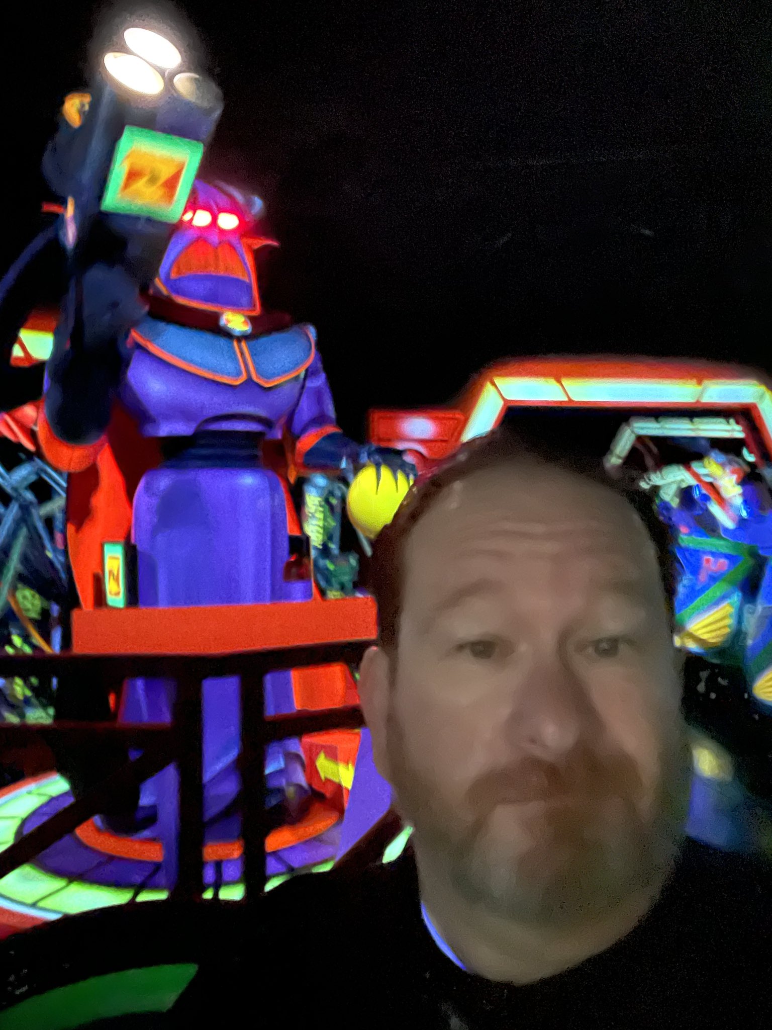 Tom Bell (Disneyland_Tom) / Twitter