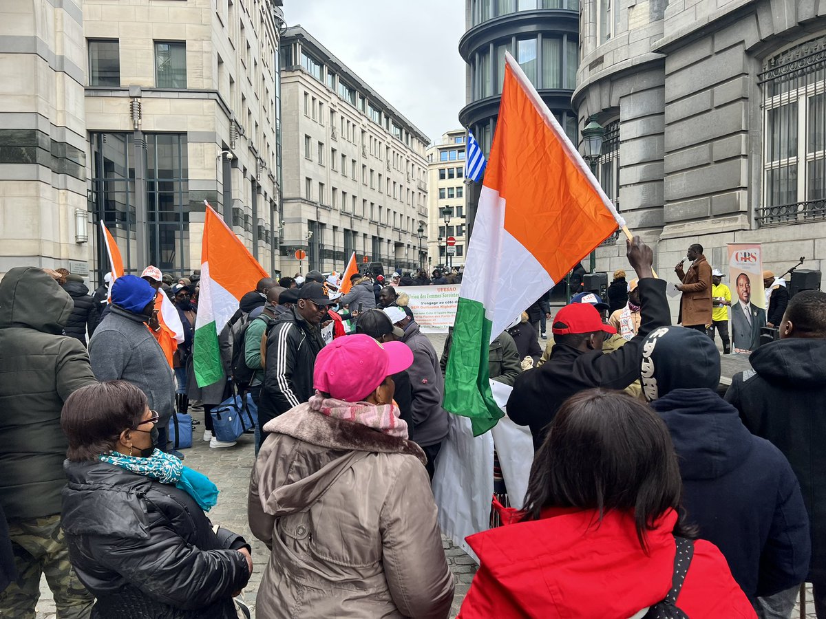 kaderdia's tweet photo. Il y’a une magie ivoirienne qui se consolide autour du combat et du nom de @SOROKGUILLAUME ; la mobilisation spontanée et disciplinée. Bruxelles aura noté le clarté du message et la force des mots. #CIV225 https://t.co/7eHLNyNOBv