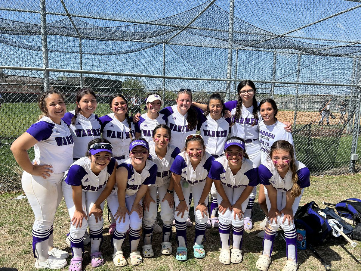 Warren_Softball's tweet photo. Big shoutout to our JV squad for getting another win today over Taft! Freshman, OJ Guerra, came through with a 2 out walk off single to win it for the team! Super proud of y’all! 💜🥎 https://t.co/tF9DDsA9Ys