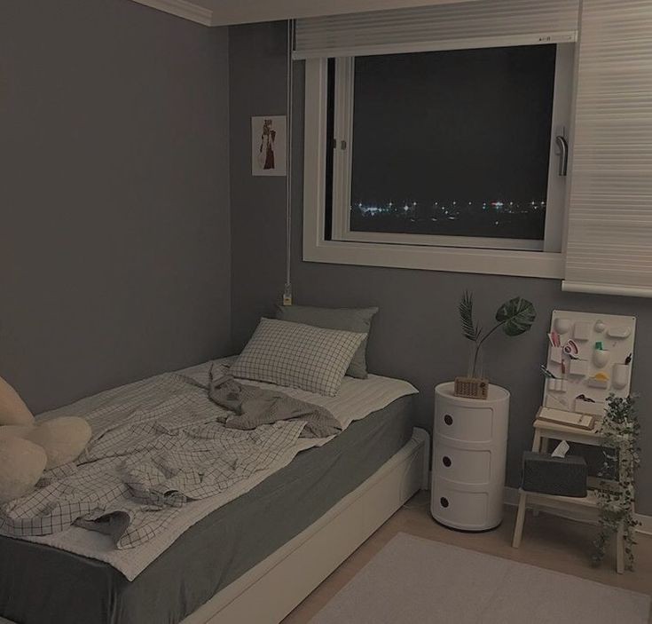 [`°•🌃•°`] — доброй ночи, прелесть. не волнуйся. ты хорошо постарал/ся/ась сегодня. спи крепко. я буду тебя защищать. 
/поправил одеяло и поцеловал в лоб. поглаживает по волосам/