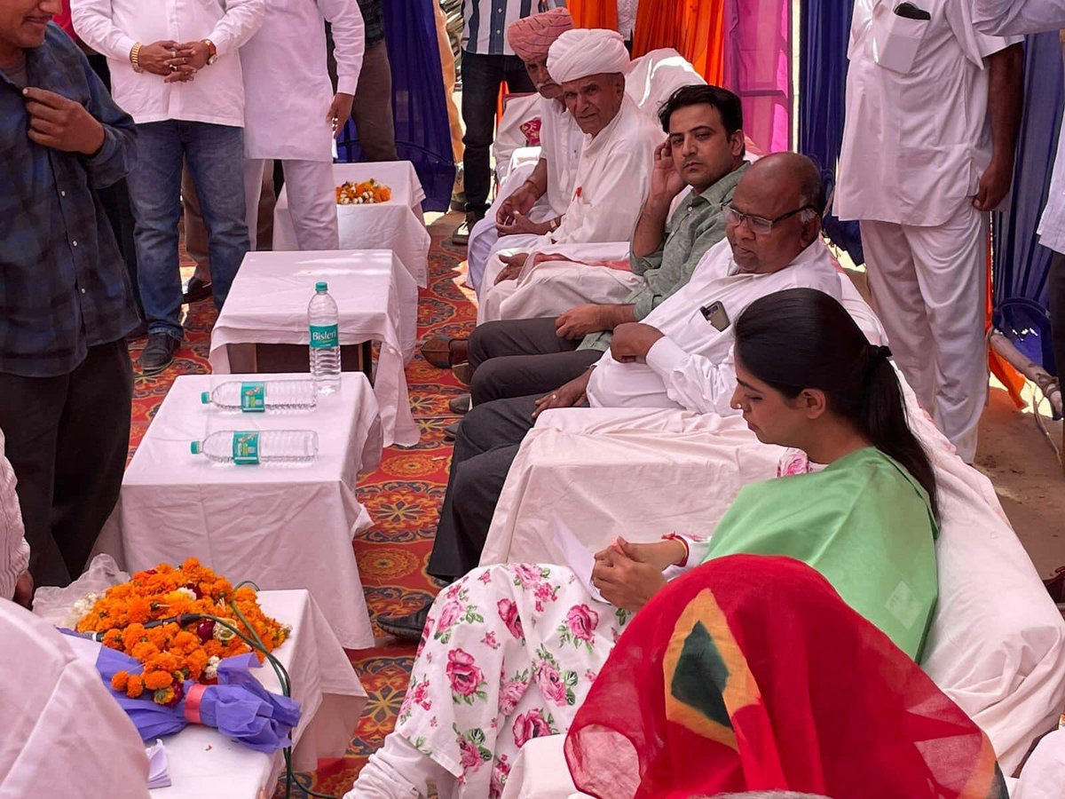 DivyaMaderna's tweet photo. ओसियां में नवीन कृषि महाविद्यालय, RIICO औधोगिक क्षेत्र व ACJM न्यायालय,
खुलने पर आज स्थानीय नागरिकों द्वारा "नागरिक अभिनंदन' कार्यक्रम का आयोजन रखा गया। https://t.co/ojRkEHoQGT