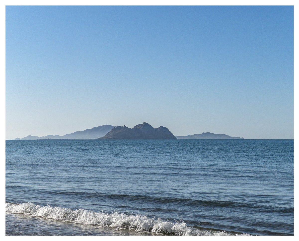 VictorVidania07's tweet photo. Bahía de Kino
#kinobay
#blue
#sea
#halideapp https://t.co/MXGTnByqzm