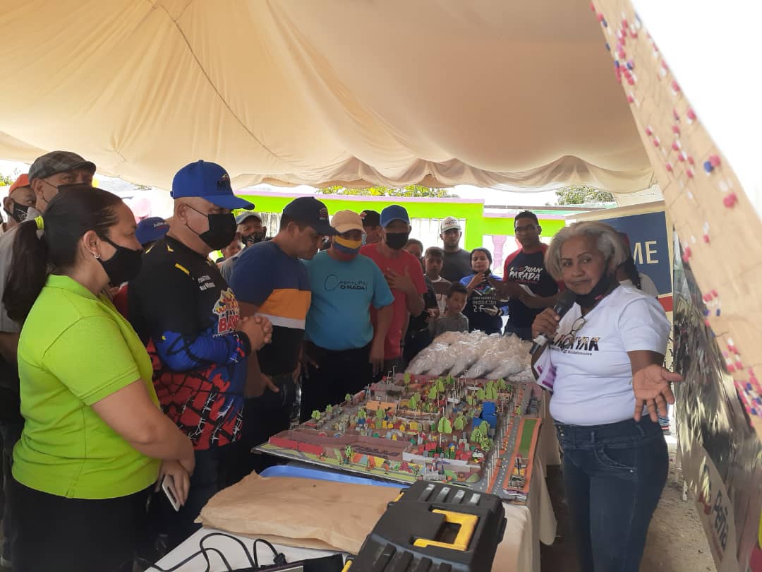 JoseGRozo's tweet photo. #SábadoTricolor N°41 con el #PoderPopular iniciamos este mes con jornada integral en El Tiamo de la parroquia Yaritagua, Mun. Peña del Edo. #Yaracuy acompañados por el Alc. Juan Parada
#SomosTricolor
@NicolasMaduro 
@GRaulparedes 
@Barrio_Tricolor https://t.co/5m89gOK4wH