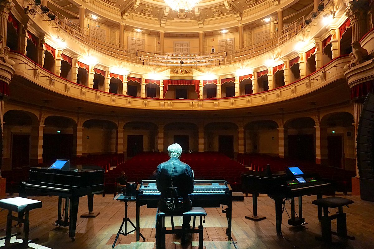 #DodiciNoteSolo

#Vercelli  
#TeatroCivico
#soundcheck 

<a href="/officialFandP/">Friends and Partners</a>