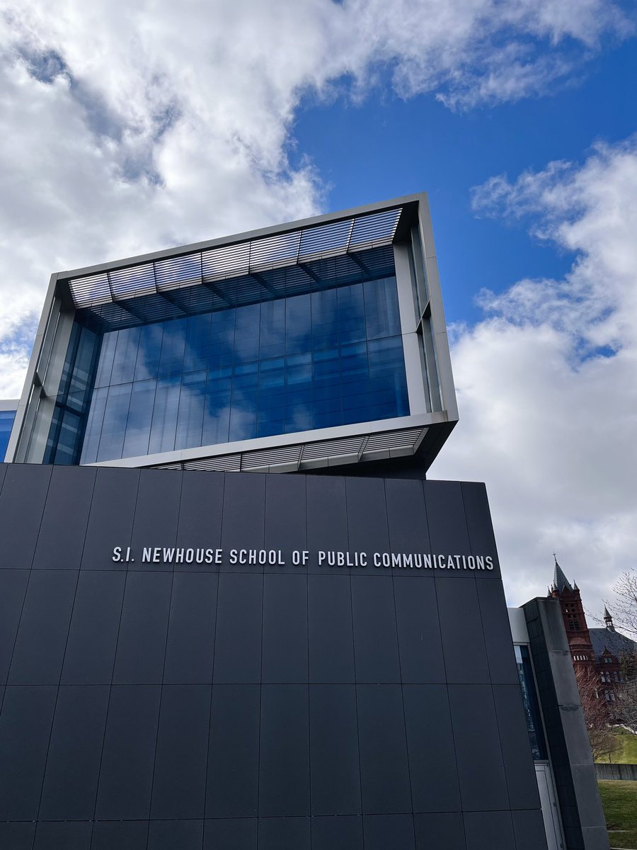 hannahklaass's tweet photo. Gorgeous day at @NewhouseSU 🥳 #NHMETAVERSE https://t.co/JRZW9EDbXU