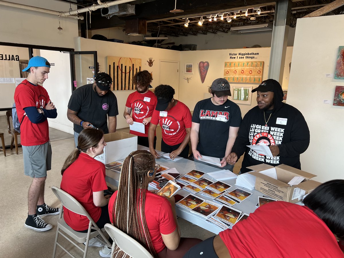 SigmaNuLamar's tweet image. What a great way to end Greek week with a big community service event. We had went to The Art Studio to help clean the building up for their art show tonight. #LUBigEvent #LUGREEKS #WeAreLU❗❗