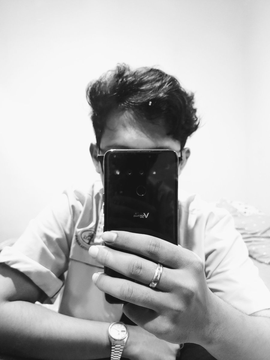 Marcvisen's tweet photo. Masih bertanya, fungsi foto depan kaca itu untuk pamer hp yg kamera kayak boba apa gimana? https://t.co/dzpipRc8Em
