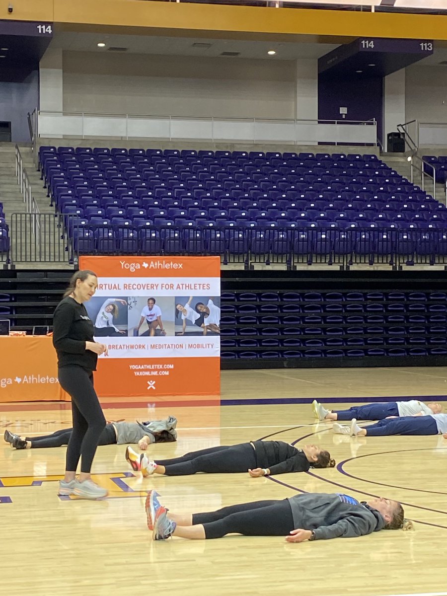 devans6434's tweet image. Checkout YAXonline for pre-post-in-off season videos and livestream training for Breathwork, Mobility, Yoga and Meditation as well as Jump Training and HITT. ⁦@ArtofCoachingVB⁩ ⁦@yogaathletex⁩ ⁦@sbisdathletics⁩ ⁦@SBISD_HFDept⁩