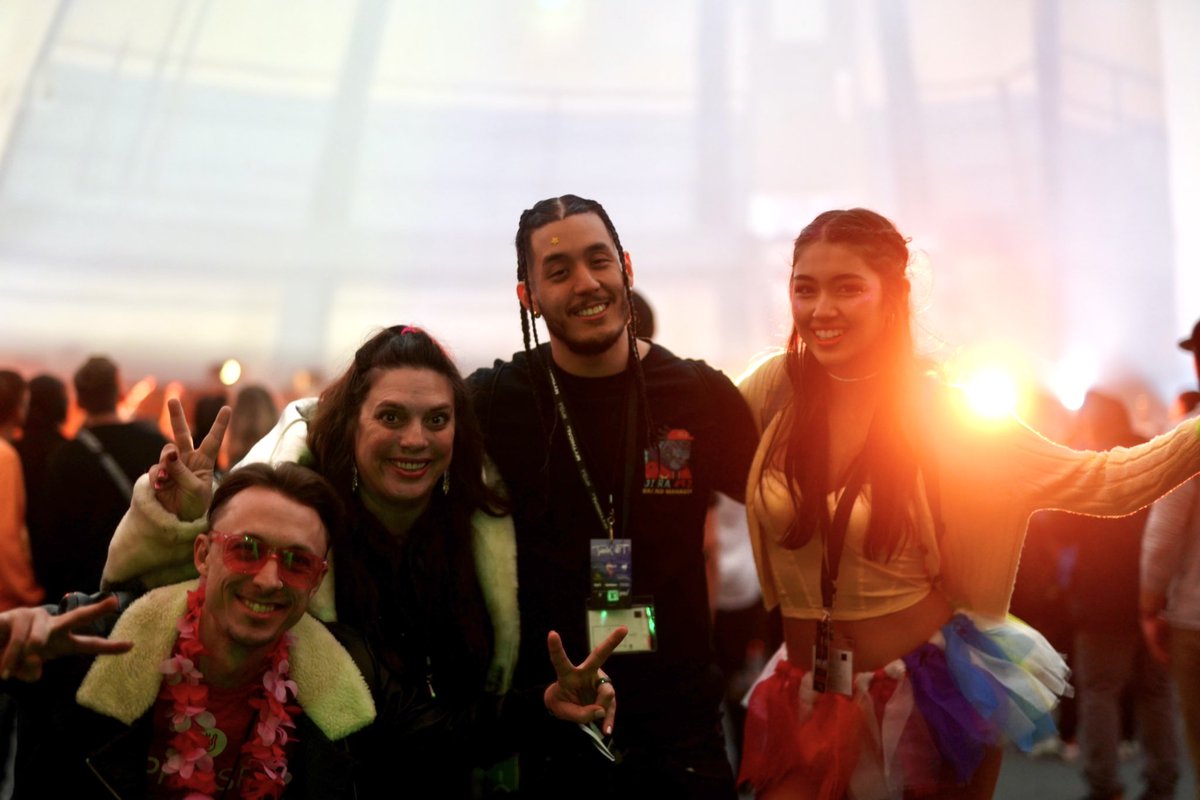 praise_pals's tweet photo. @jtevelow @PGodjira @KylinKalani and Tammy Revard, hanging at an @NFTLAlive afterparty featuring @steveaoki at @Wisdome_LA. More memories coming soon!

RT, like, and tag #praisepals #frens #Degens to let the world know we are for real.

✌🏻WL winners picked in 24hrs✌🏻

#PPGMI https://t.co/bjcfL2vWDi