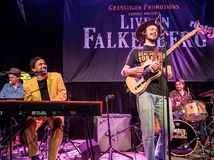 lindell_jesper's tweet photo. Magic in Falkenberg last night 🔥 Halden tonight!

#JesperLindell #Rootsy #RootsyMusic #RootsyLiveFalkenberg https://t.co/ITugSzqNe2