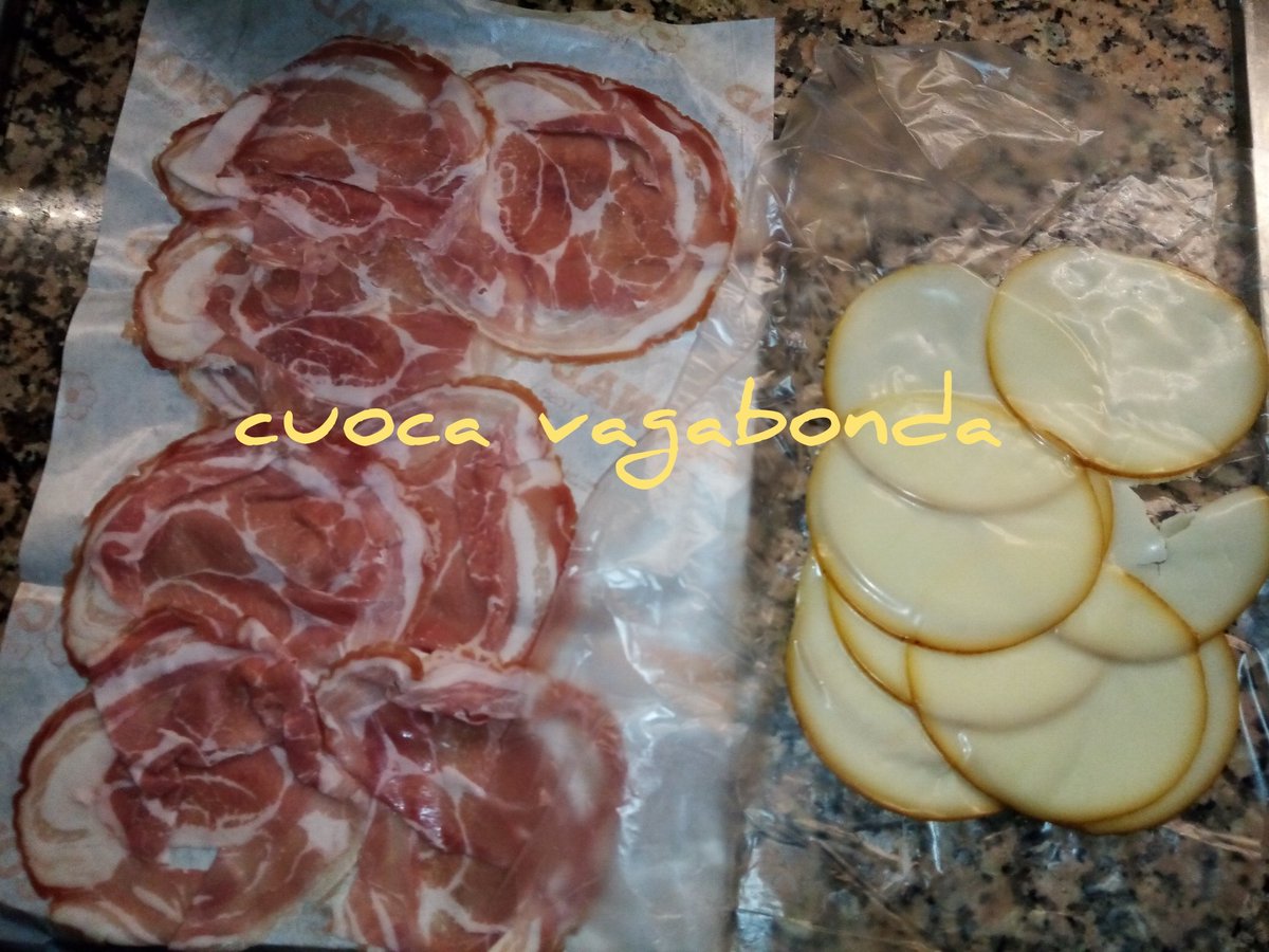 CuocaVagabonda's tweet photo. Panuozzo Coppata e Caciocavallo
#sabato #cena #panuozzo #coppata #caciocavallo
#fattoincasaepiubuono 
#cucinanapoletana 

la ricetta è sul mio blog 👇
https://t.co/Fj6N679rR3 
clicca sulla pagina "cuciniamo insieme"

se provi una mia ricetta, taggami #cuocavagabonda https://t.co/ryLGiUvJUI