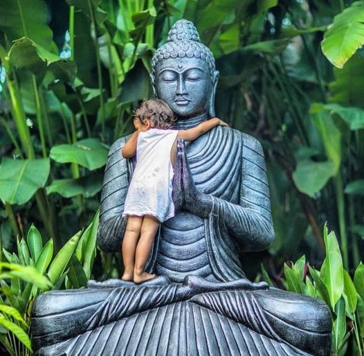 «Первыми сломались те, кто верил, что скоро все закончится. Потом — те, кто не верил, что это когда-то закончится. Выжили те, кто сфокусировался на своих делах, без ожиданий того, что ещё может случится».
(Виктор Франкл)