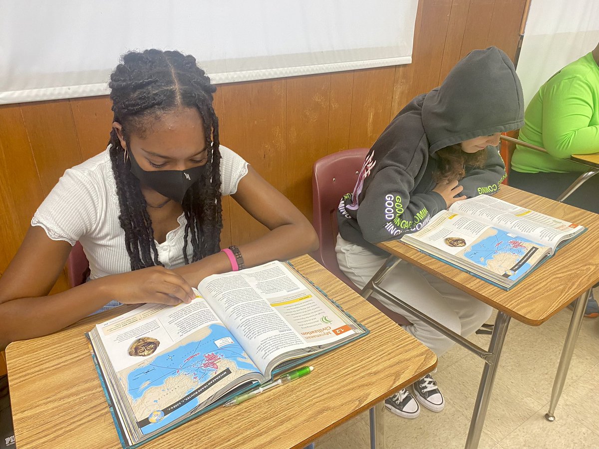 JenFields7979's tweet image. PVMS MYP Year 3 IB Learners engaging in text about Ancient Greece, heading into 4th quarter strong! 💪🏻 @mhetzlernettles @pvms #ibstrong #springsuccess