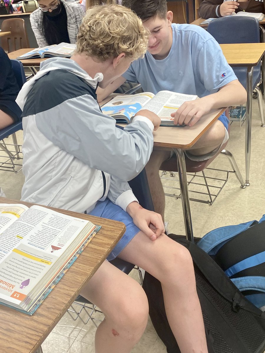 JenFields7979's tweet image. PVMS MYP Year 3 IB Learners engaging in text about Ancient Greece, heading into 4th quarter strong! 💪🏻 @mhetzlernettles @pvms #ibstrong #springsuccess