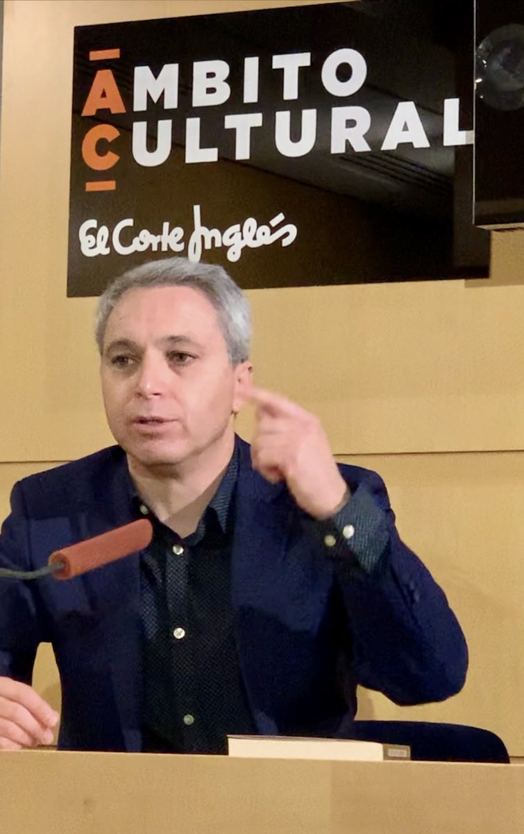 Grossocordon's tweet photo. #OperacionKazan gran presentación por @VicenteVallesTV en el @ambitocultural de @elcorteingles Avenida 3 de Mayo @SantaCruzdeTenerife https://t.co/ATnJvaE5gG