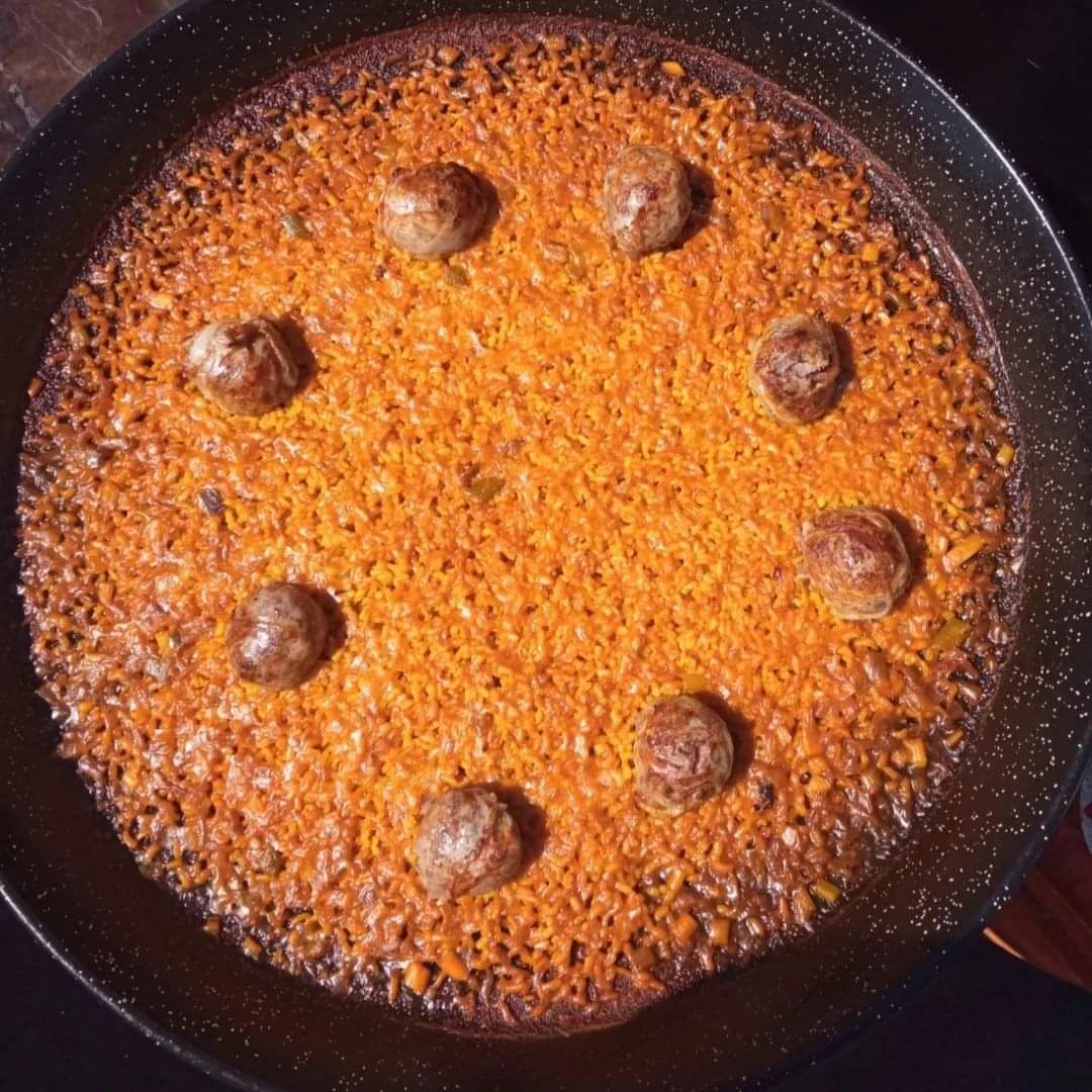 También enTastarros 2022 con <a href="/arrozdevalencia/">ArrozdeValenciaDO</a>, el #chef Angel Garma prepara un #arroz de #Figatell y #ajostiernos, y  otro de #Cigalas, #hinojo y #cayena. 
Todo con material <a href="/Paellaclick/">Paellaclick.com</a>
Pintaza 😍
<a href="/SimarroFerret_/">SimarroFERRETERIAS</a>
<a href="/eli271951/">Eli 4.5</a>
paellaclick.com