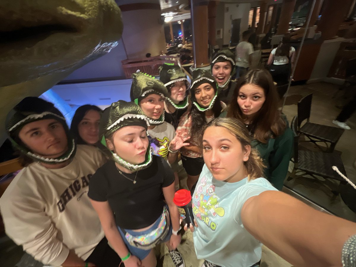 Gatewaygriffins's tweet photo. The Class of 2022 had a great time celebrating at Grad Bash last night! We are so proud of their accomplishments! #griffinpride #csusaproud #gradbash2k22 @galatop1 @CSUSAhq @EddieRuiz531 @drdchristiansen https://t.co/pE6WpnKevS