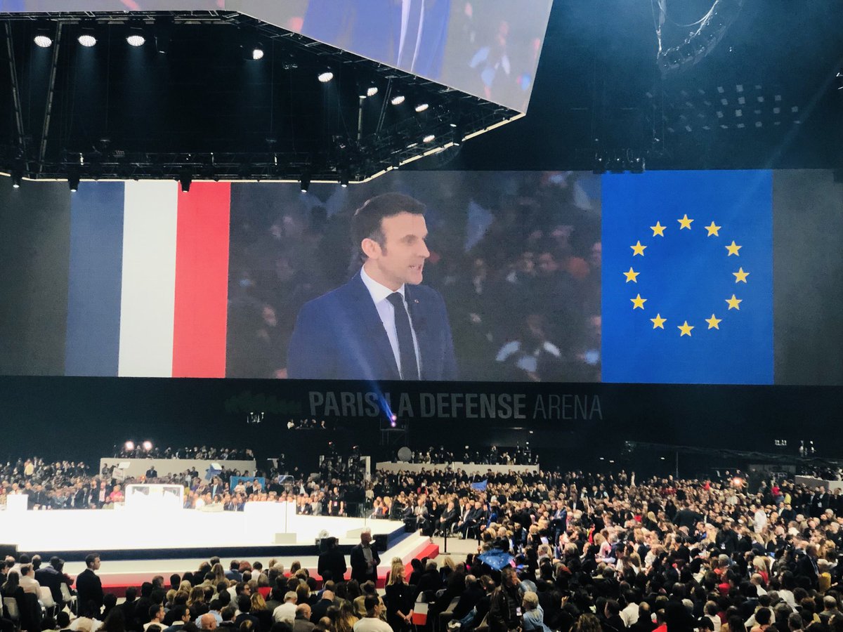 florencefloft's tweet photo. Nous ne lâcherons rien de notre idéal européen
 #MacronArena #5ansplus https://t.co/yr24BpXDWC