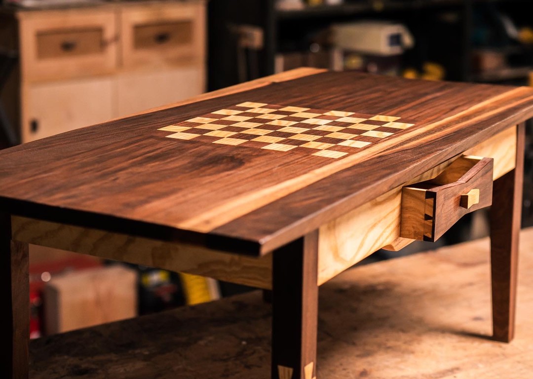 LagunaTools's tweet image. Have you seen this coffee table by Young Wood Pro Finalist, Paul Beiler? Gorgeous!😍
📸 @WoodworkingBiz 

#coffeetable #customcoffeetable #ClosetsCon #WoodProExpo #woodworking #furnituremaking #furnituremaker #woodworker #sandiego