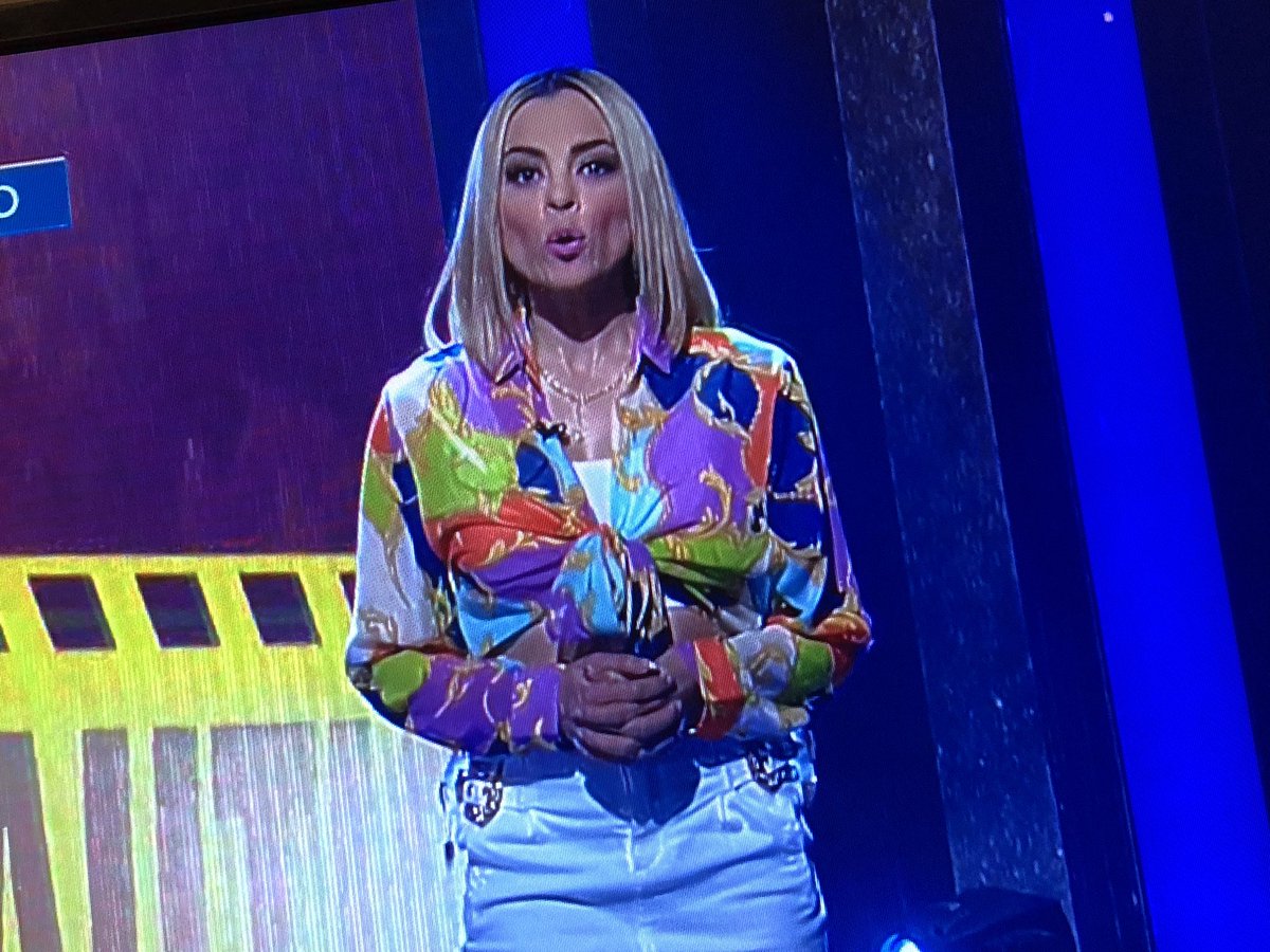 Y que se me lengua la traba jejeje #leamo <a href="/gabyramiirezz/">Gaby Ramírez ®️</a> <a href="/VengaLaAlegria/">Venga la Alegría</a> #findesemana