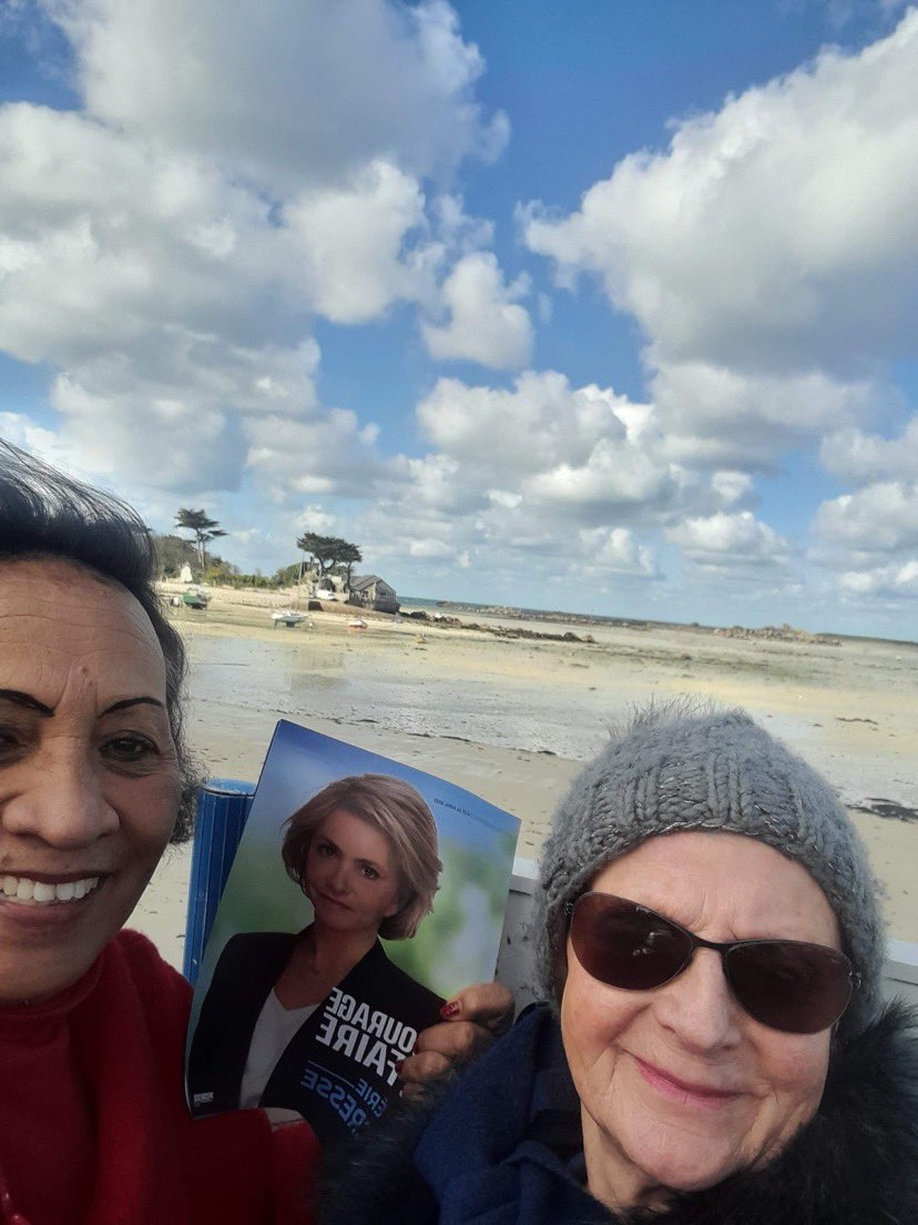 LR_2905's tweet photo. Faire campagne, au bout du monde.

Le Finistère vote @vpecresse !

@LR_Abers @lesRepublicains @jeunesreps29 @pecresse29 https://t.co/XGkahHFgRs