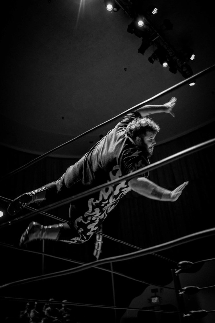 IHWDFW's tweet photo. Some of the action from #xtremecombat 22. @IHWDFW @RidgleaTheater @FWCamera #Shutterslam https://t.co/wsUiq724hs