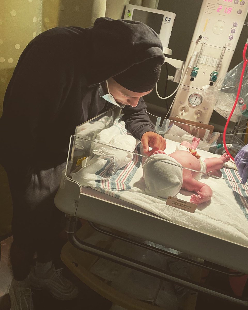 _JoshGonzales10's tweet photo. Yesterday we welcomed the newest addition to our family Hermione Reign Gonzales 💞🙏 were in love with you so much already baby!! @lopez_hailey https://t.co/KrTo7hOFR3