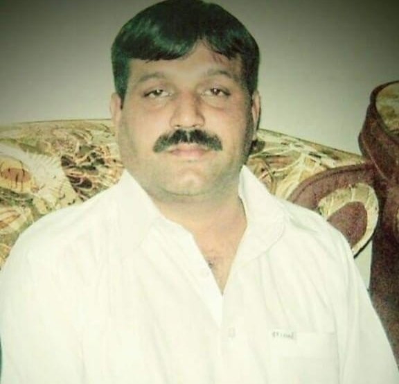 OfficialDPRPP's tweet photo. فرض کی راہ میں پنجاب پولیس کا ایک اور سپوت شہید
منڈی بہاؤالدین میں مشکوک افراد نے روکنے پر فائرنگ کر دی جس کی زد میں آ کر کانسٹیبل راشد محمود جام شہادت نوش کر گیا
انا للہ و انا الیہ راجعون
#PunjabPolice  #Martyrs https://t.co/k0Ipp6gK3B