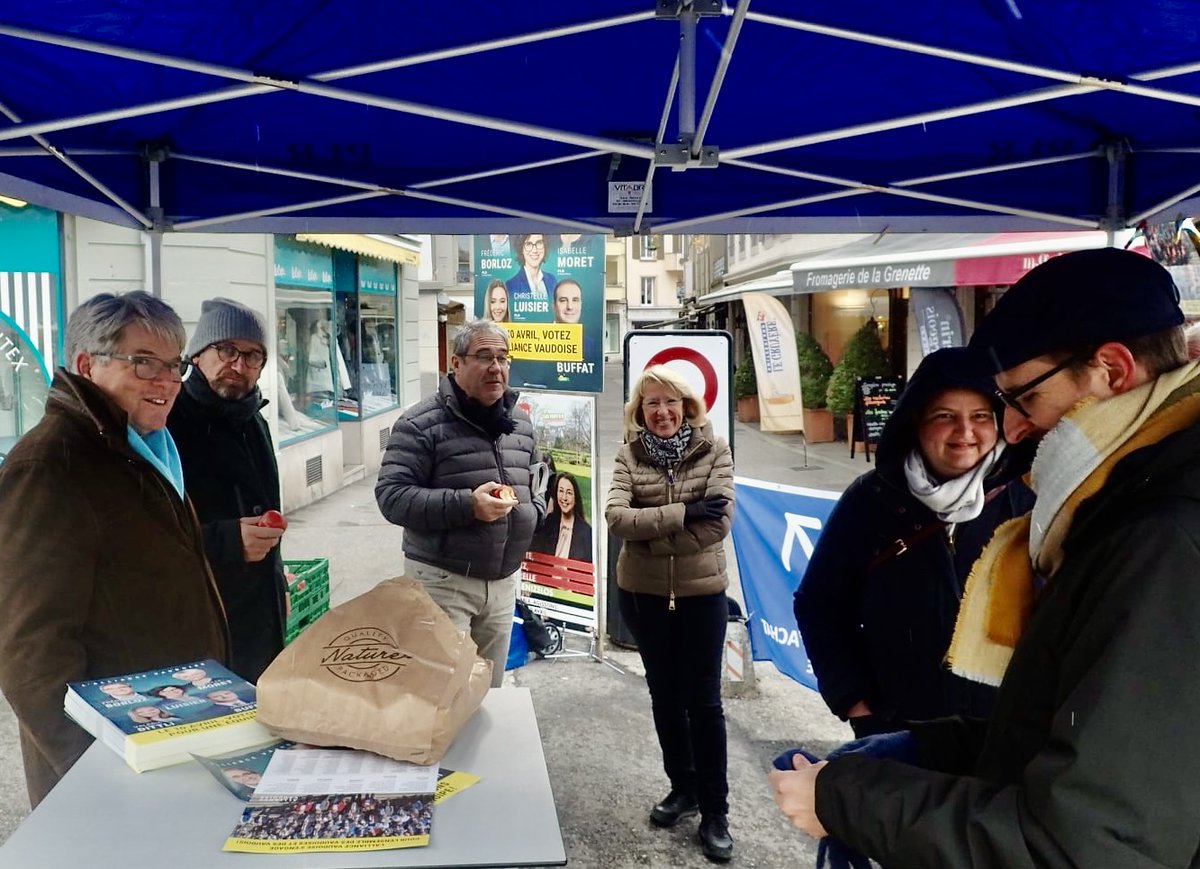 PLRVevey's tweet photo. En ce jour, certes un peu frais, on ne lâche rien et on invite chacune et chacun à voter et faire voter la liste compacte de l'#AllianceVaudoise. Aucun biffage, aucun rajout, tel est le geste juste #VDvote #10avril On ne lâche rien ! https://t.co/COUNXpPRUD