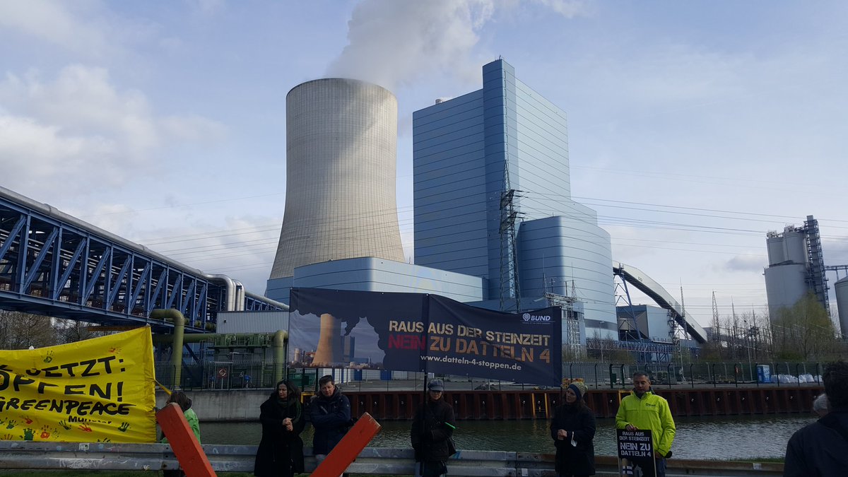 Kohleimporte stoppen! Datteln 4 stilllegen! Zur Stunde demonstrieren wir in Datteln für eine schnelle Energiewende. #datteln4stoppen
