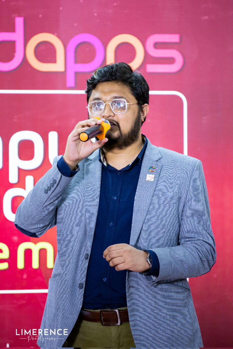 altamisnabil's tweet photo. Glimpse of bdapps 2021 Campus Ambassadors Award Night! With all of the Campus stars from our National Appstore platform. Congratulations to the winners.
#bdapps #NationalAppstore #DigitalBangladesh #LifeInbdapps #Throwback https://t.co/yi1HHpVGxu