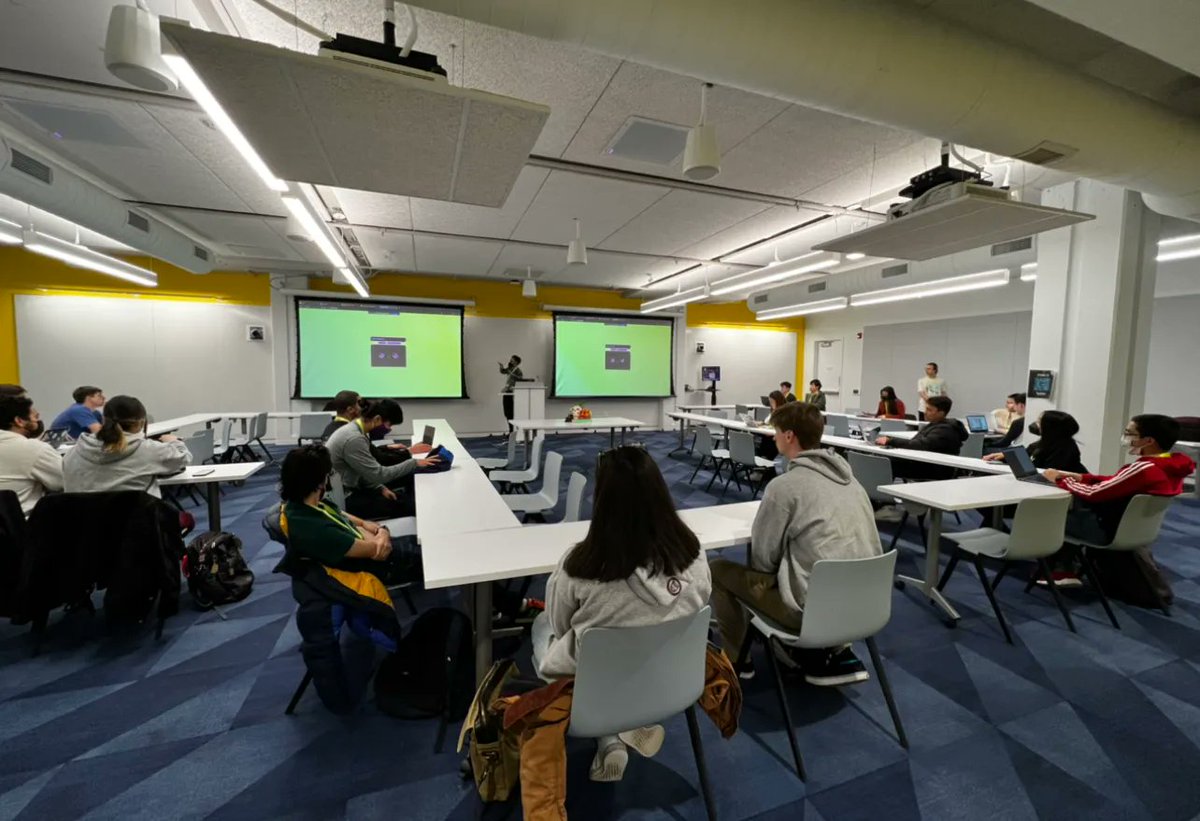 MLHacks's tweet image. #UncommonHacks&apos;s &quot;CSS still life&quot; workshop!!! We&apos;re so excited to be learning some helpful CSS for this weekend! 💫 💫