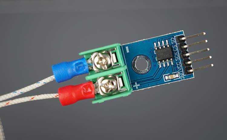 programarfacilc's tweet photo. Creo que este proyecto puede aumentar tus habilidades culinarías un 1000 % .
Te imaginas leer la temperatura de coccion de tu torta de cumpleaños 🍰🍰 Con un #ESP32 un #termopar tipo k y el #amplificador #MAX6675 . Aquí puedes hacerlo. @RuiSantosdotme
https://t.co/k2pYohgGPZ https://t.co/s8QokqjL65