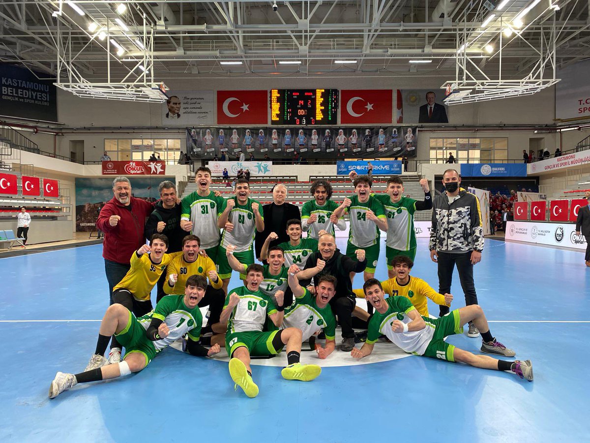 Doğa Harikaları Tarih Yazdı 🏆
Türkiye Liseler Hentbol Şampiyonası'nda Çamlıca Kampüsü Genç Erkek Hentbol Takımımız şampiyon oldu. Sizinle gurur duyuyoruz. 👏