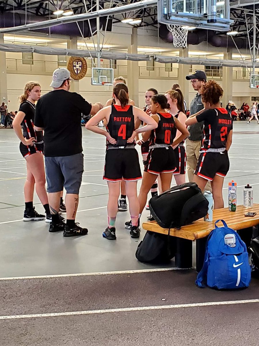Jayla_Patton4's tweet photo. First tournament with the new team! So excited to play ball with These girls!! https://t.co/nboTaGmBEX