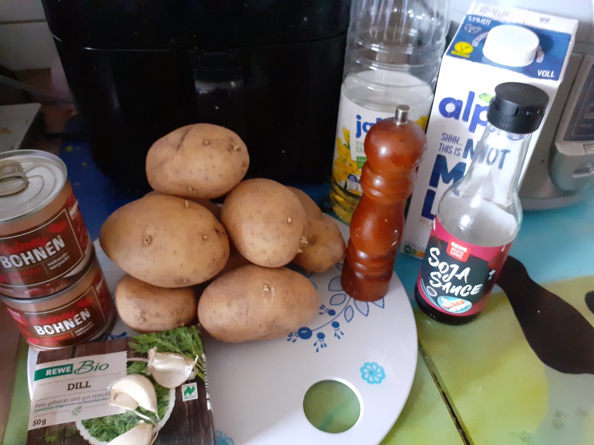 TammaJaOri's tweet photo. @Skadijs @SimplySteffen Bin bereit für Kartoffelsalat mal anders #CoCooking https://t.co/sBrUDqXIgp
