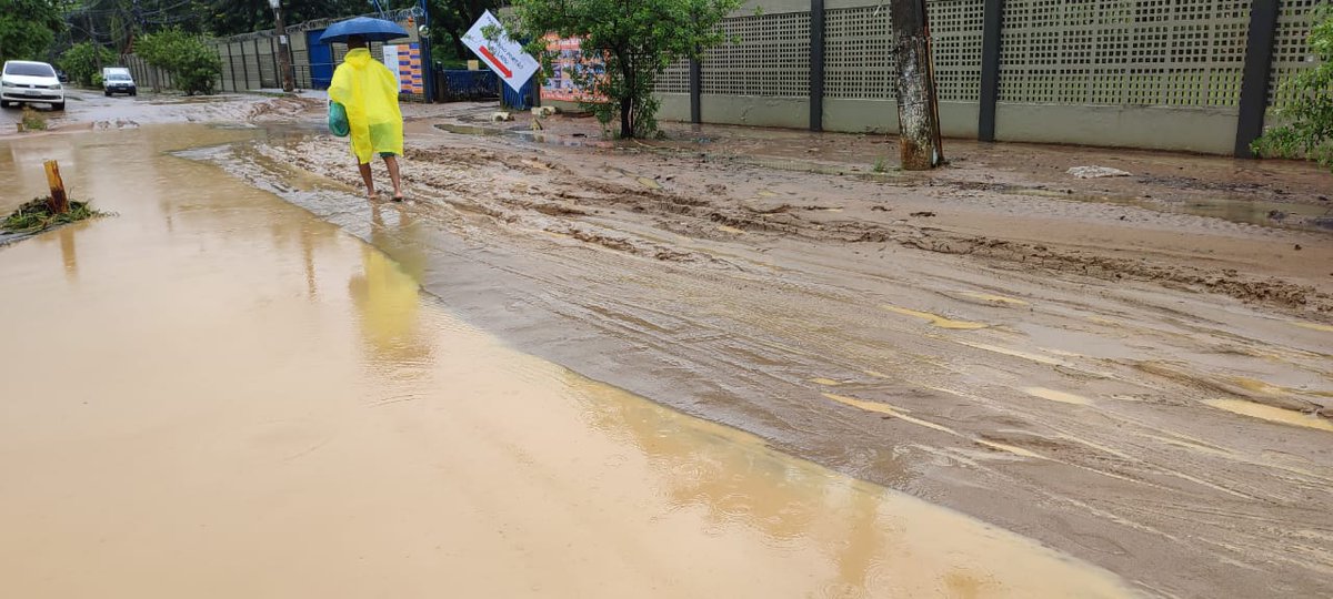 XracingB's tweet photo. Nova Iguaçu inteira esta em alerta máximo. https://t.co/JE4tllAszc