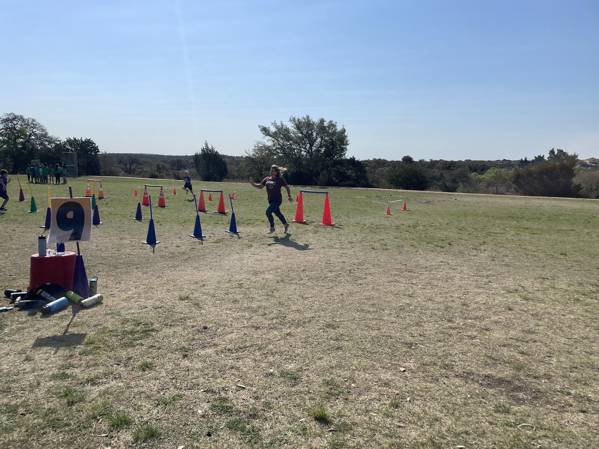 DSE_Essentials's tweet photo. 3rd-5th grade Field Day - part 2. Even parents and teachers got in on the fun. 
Thank you to all the vendors who came out! Students, teachers, and parents couldn’t stop talking about all the joy y’all brought. #beDSE @marie_rogers08  @CoachLSchlicke @HarkriderKim https://t.co/grIhnU14aa