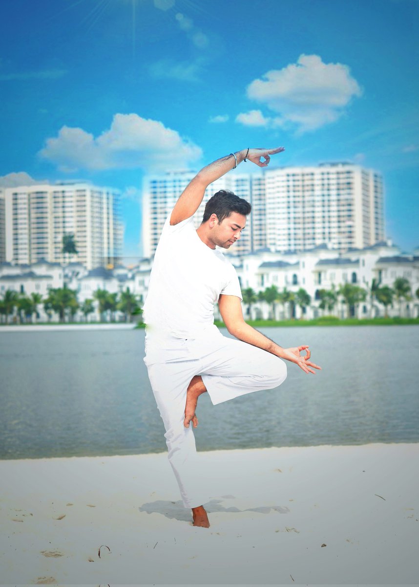Mohityogi95's tweet photo. Yoga is like music: the rhythm of the body, the melody of the mind, and the harmony of the soul create the symphony of life.

B.K.S. Iyengar
#yoga
#yogalife
#flexibility 
 #namaste 
 #yogaeverydamnday  #yogi #yogalife  #yogainspiration  #yogalove #yogagirl #yogachallenge https://t.co/iWNtGQcltm