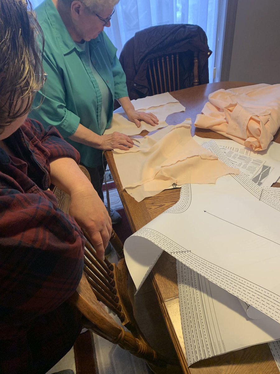 amayadancing's tweet photo. Spending my Venus Return morning with my favorite Venusians (mom and grandma) working on fitting @ShyborgBeauty ‘s wedding dress 🌹🌼🐝 https://t.co/BTtlL1xckN
