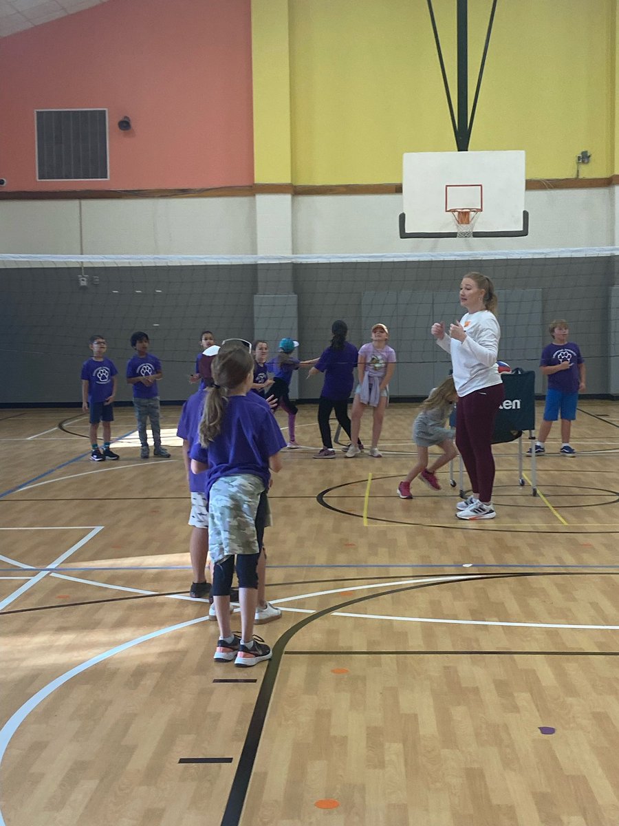 DSE_Essentials's tweet photo. 3rd-5th grade Field Day - part 4 #beDSE @marie_rogers08 @CoachLSchlicke @HarkriderKim https://t.co/86EA8lwF9S