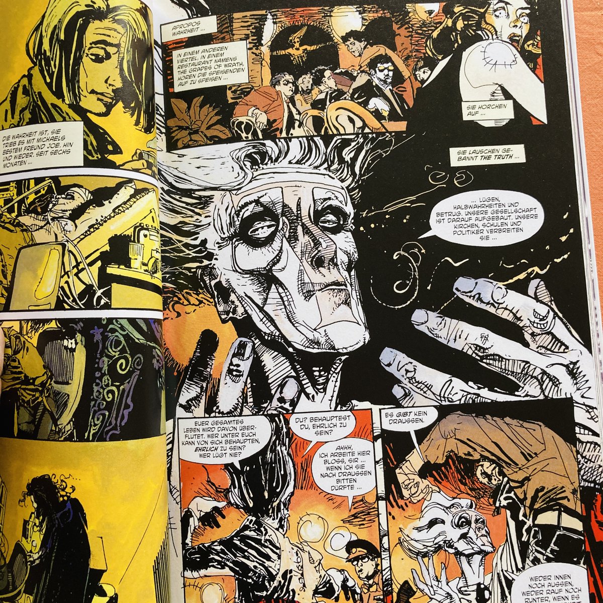 joetimberwolf's tweet photo. It's here: Die ENIGMA GESAMTAUSGABE von @1PeterMilligan @duncanfegredo Sherilyn Van Valkenburgh bei @CrossCult! cc @karenpberger
It turned out great imho, I'm pretty happy with it. It's a gorgeous book, in an even larger format than the Dark Horse edition.
#Comicstranslation https://t.co/dnXmcemKZ3