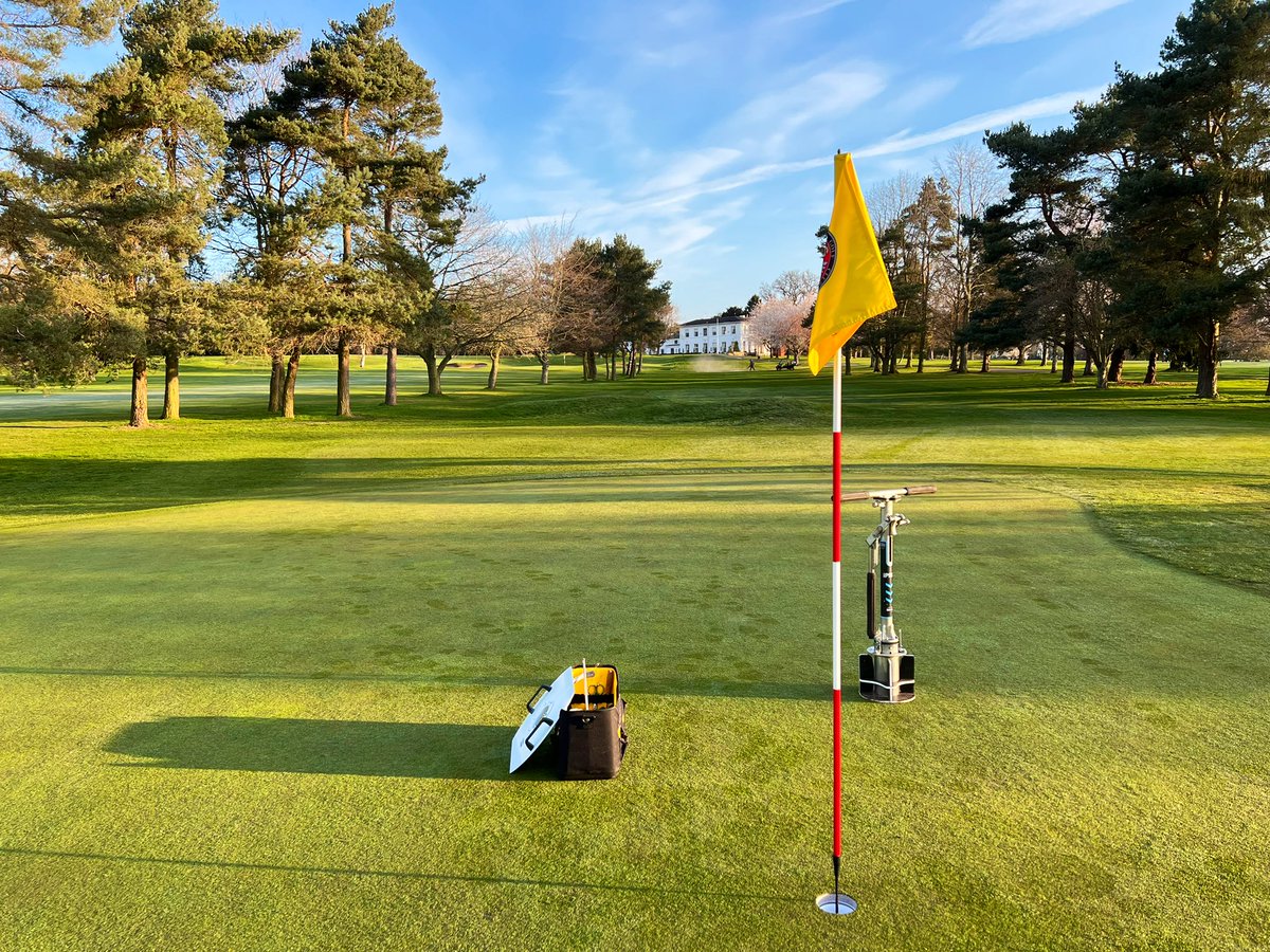 greenkeepermull's tweet photo. Name a better day than new cups a pins day 👌😁? Course set and ready for captain's drive-in. Best wishes to all captains for the season ahead. ⛳ https://t.co/MlGMVtr3li