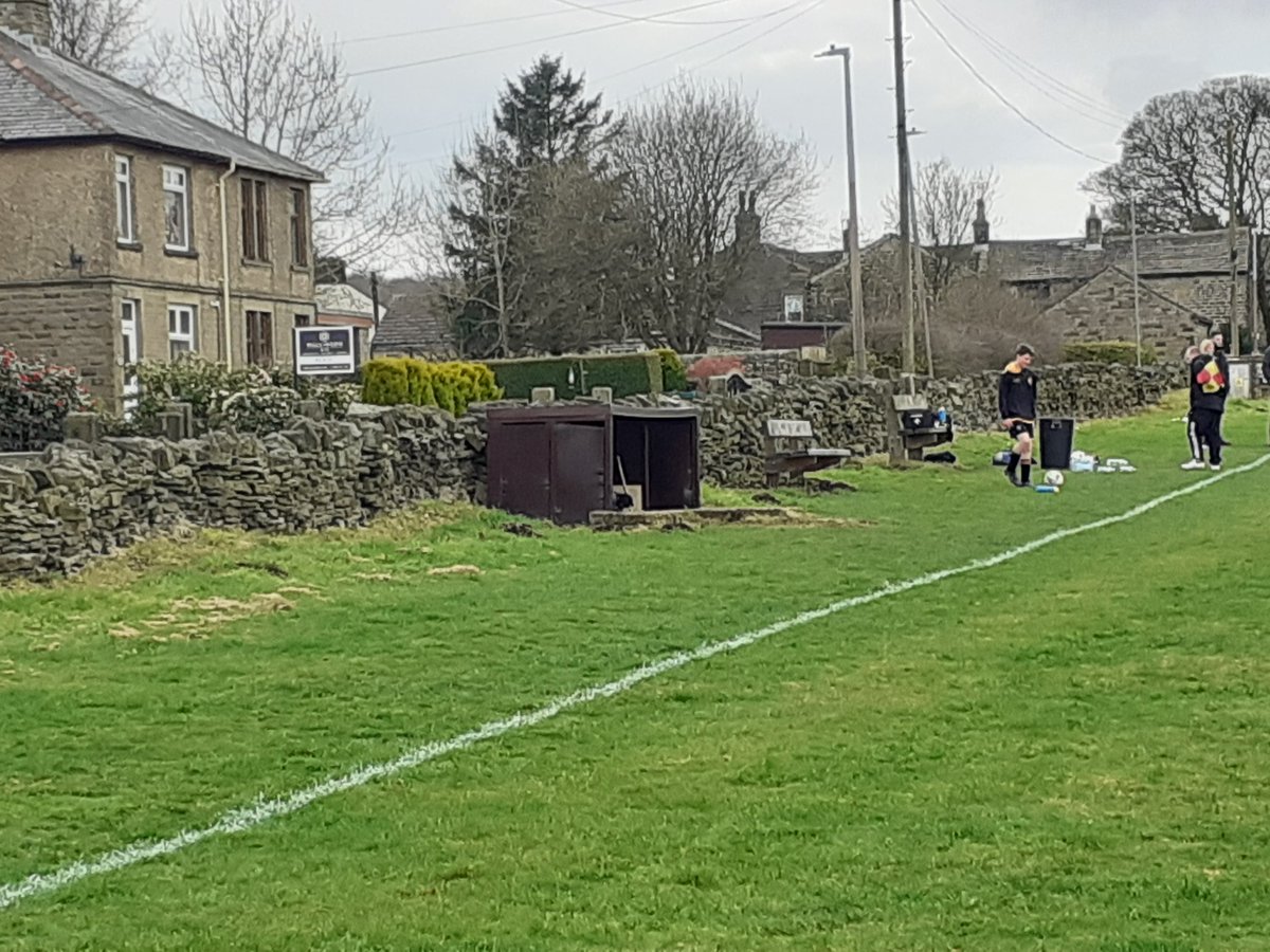 smilerhopper's tweet photo. #groundhopping #westyorkshire #huddersfielddistrict for the @hdafl division 2 at #birdsedge #crownfields home of @CumberworthFC_ @CumberworthJFC v @KirkburtonFC lovely sunny day cover and stand game number 110 with @spireitepete
 Mellie and JP 
@67_balti
@StadiumLife https://t.co/wgNxmw5Uwz
