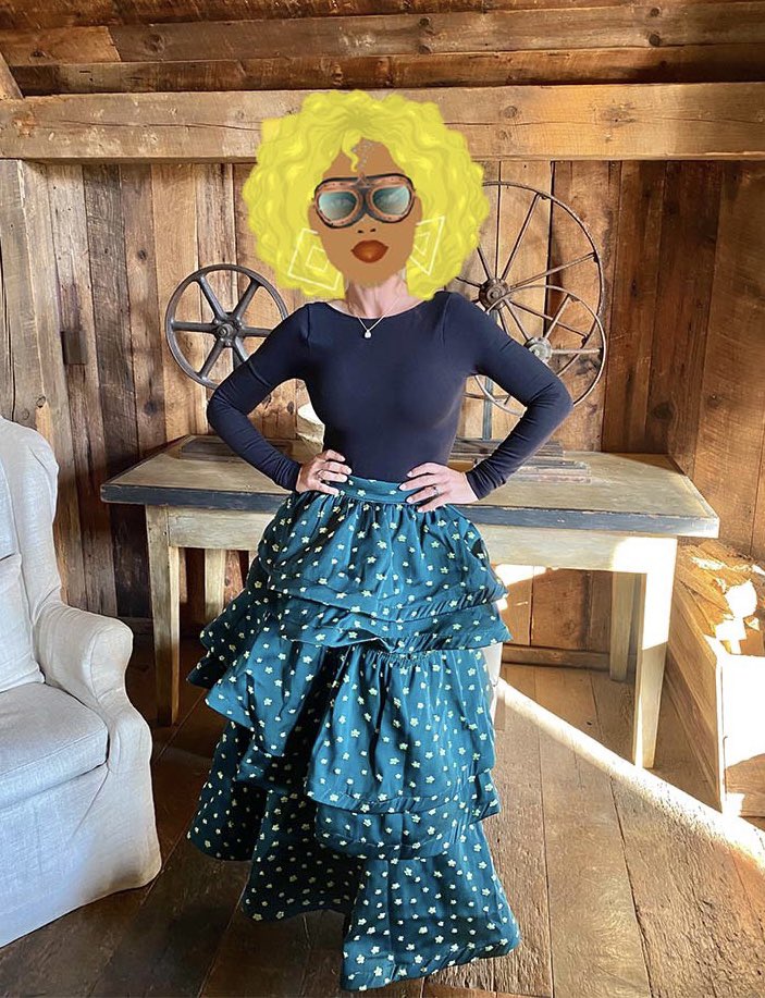 web3heather's tweet photo. who wore it better? #wowG or #ccarmy https://t.co/2NfkeVF28o