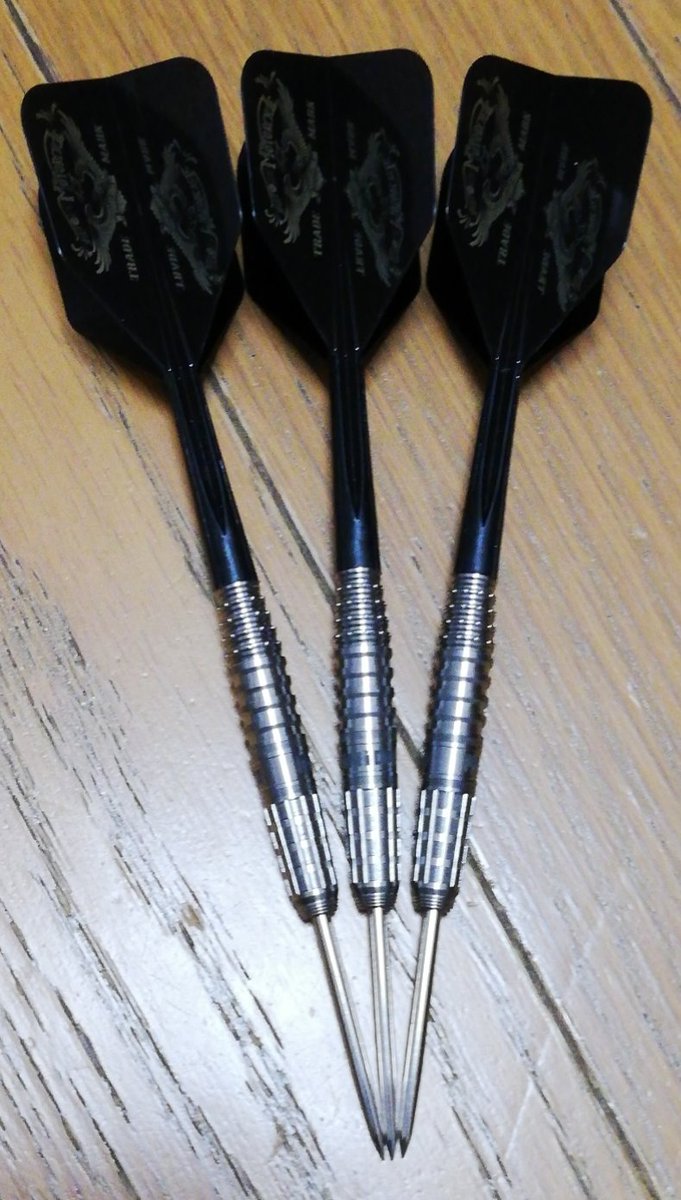tbrook57's tweet photo. 写真1枚目がHARROWSの東田臣プロモデルのSHIN、2枚目がTRiNiDADの西哲平プロモデルのGonzalez Type3 Steel。両方とも投げやすい。特にGonzalez Type3の方は本当に良い感じに投げられてます。ものにしないと!
#東田臣プロ
#SHIN
#HARROWS
#西哲平プロ
#GonzalezType3
#TRiNiDAD https://t.co/6HCnTFKtoj