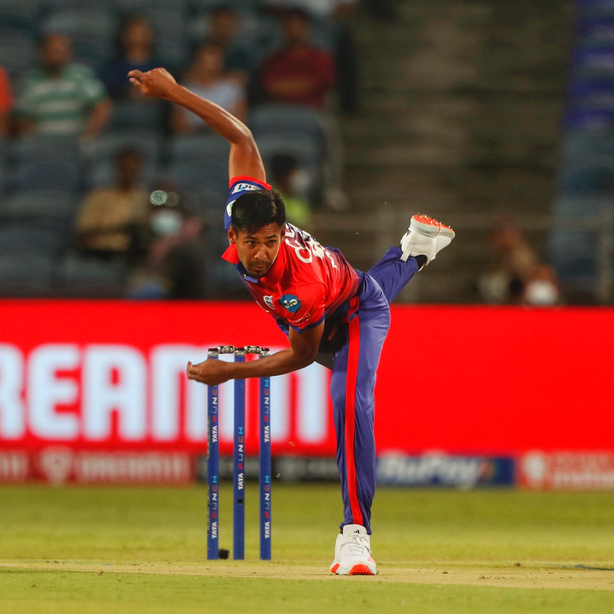 DelhiCapitals's tweet photo. First wicket in DC colours, in his very first over 💙❤️

#YehHaiNayiDilli | #IPL2022 | #GTvDC 
#TATAIPL | #IPL | #DelhiCapitals | @Mustafiz90 https://t.co/zHJwyCwGnU