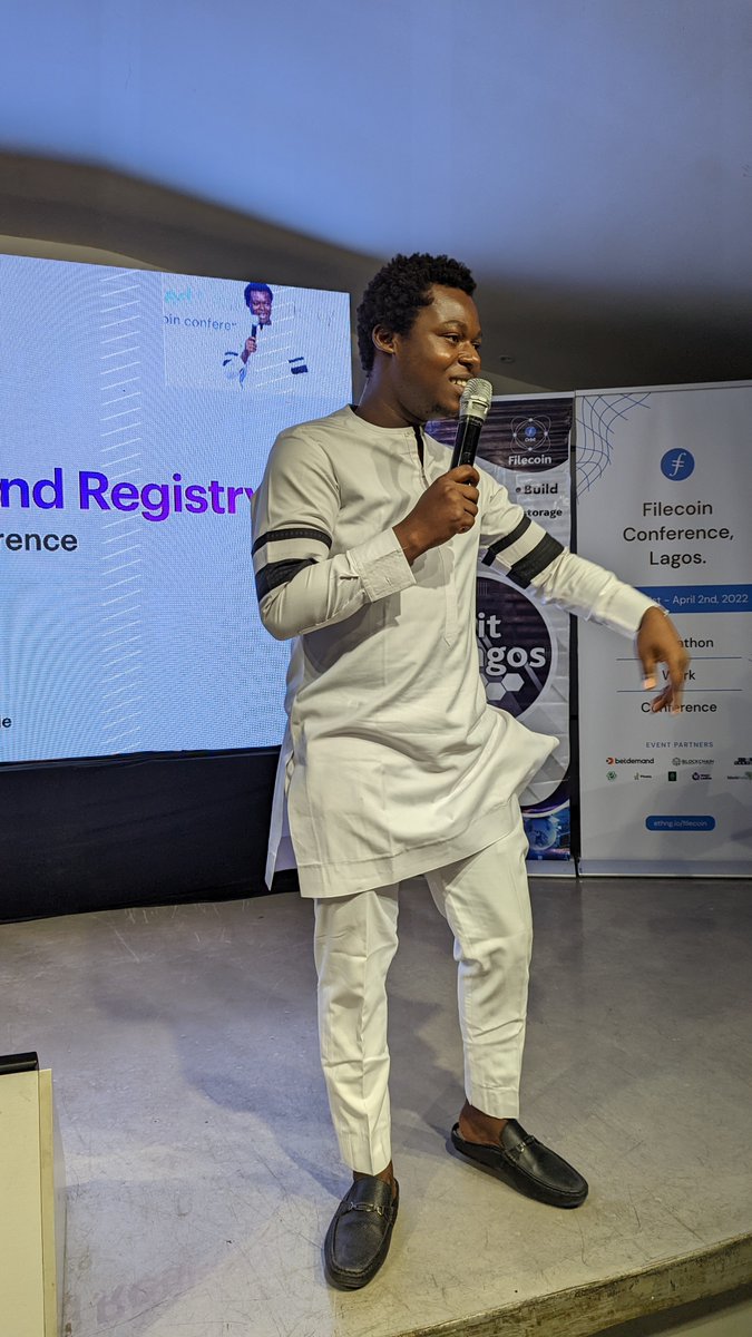 binjoadeniran's tweet photo. @akinmail1 speaking about decentralised registries and use cases at the @filecoin Nigeria event.
@EthereumNigeria #HackWithFilecoin https://t.co/qgABzbKPFN