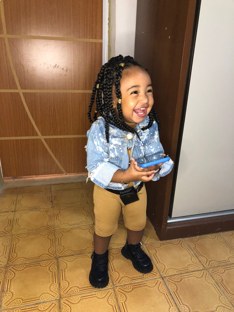 Mamãe bota estilo americana sim😍😍,gostaram do look? 🤞