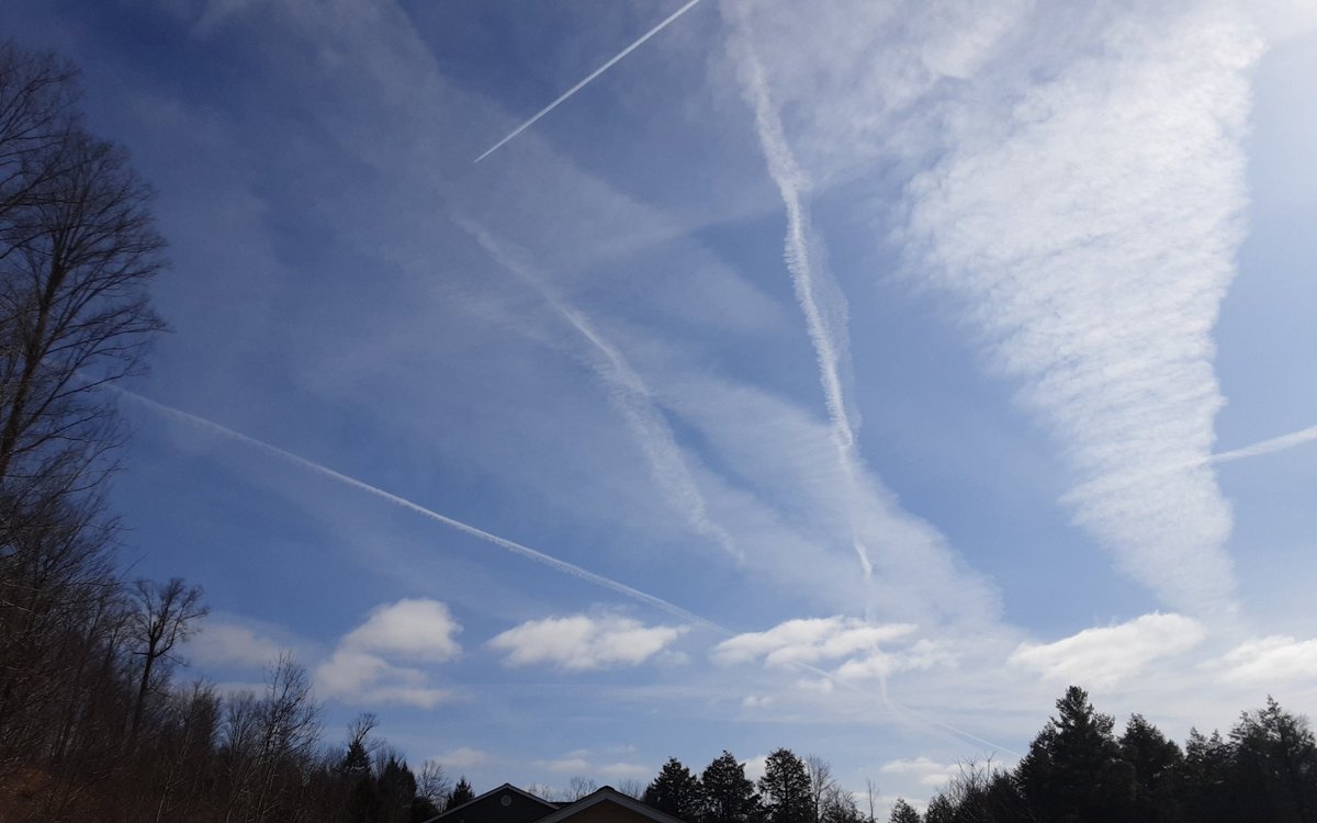 wfinalle57's tweet photo. April 2nd 2022 10:15 AM
Good Morning #Pennsylvania
Your benevolent government overlords are freshening the air you breathe with #EvilFDA approved neurotoxins to enhance your happy oblivious lives!
Whatever you do, don't #startlookingup at the noxious sun blocking #chemtrails https://t.co/rEmdQxmg0U